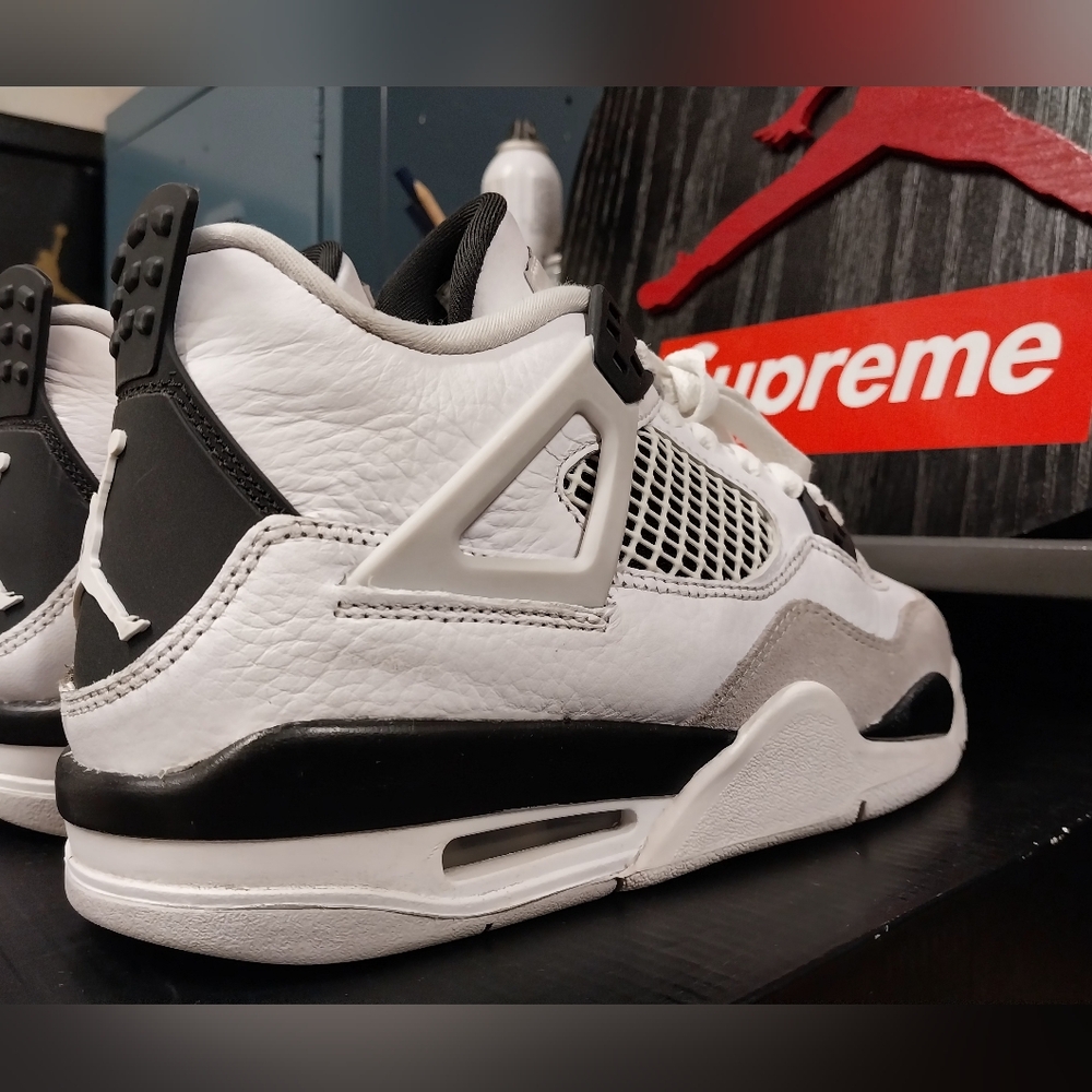 Retro Jordan 4 Military Black Gradeschool Size 6